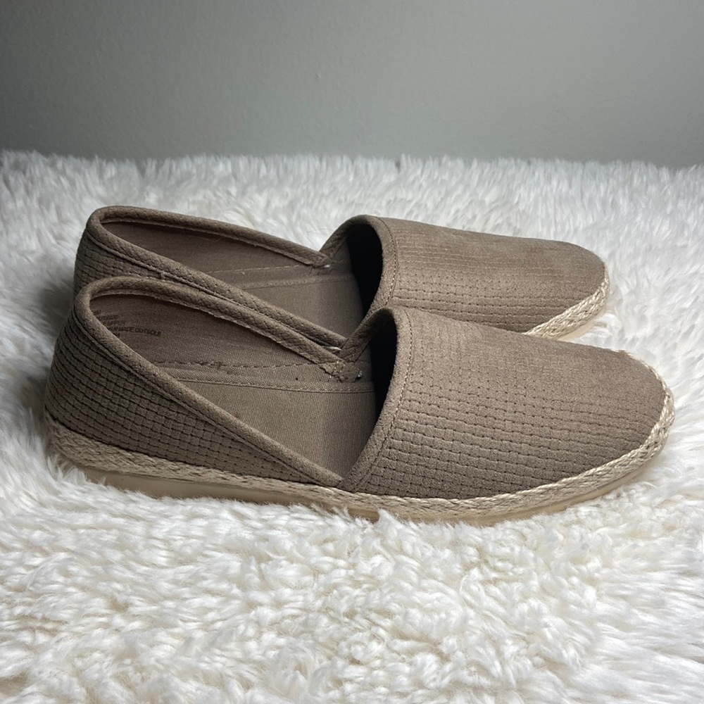 NWOB Unionbay Siri Espadrille Cut-Out Slip-On Shoes Loafers Brown Tan Size 7.5
